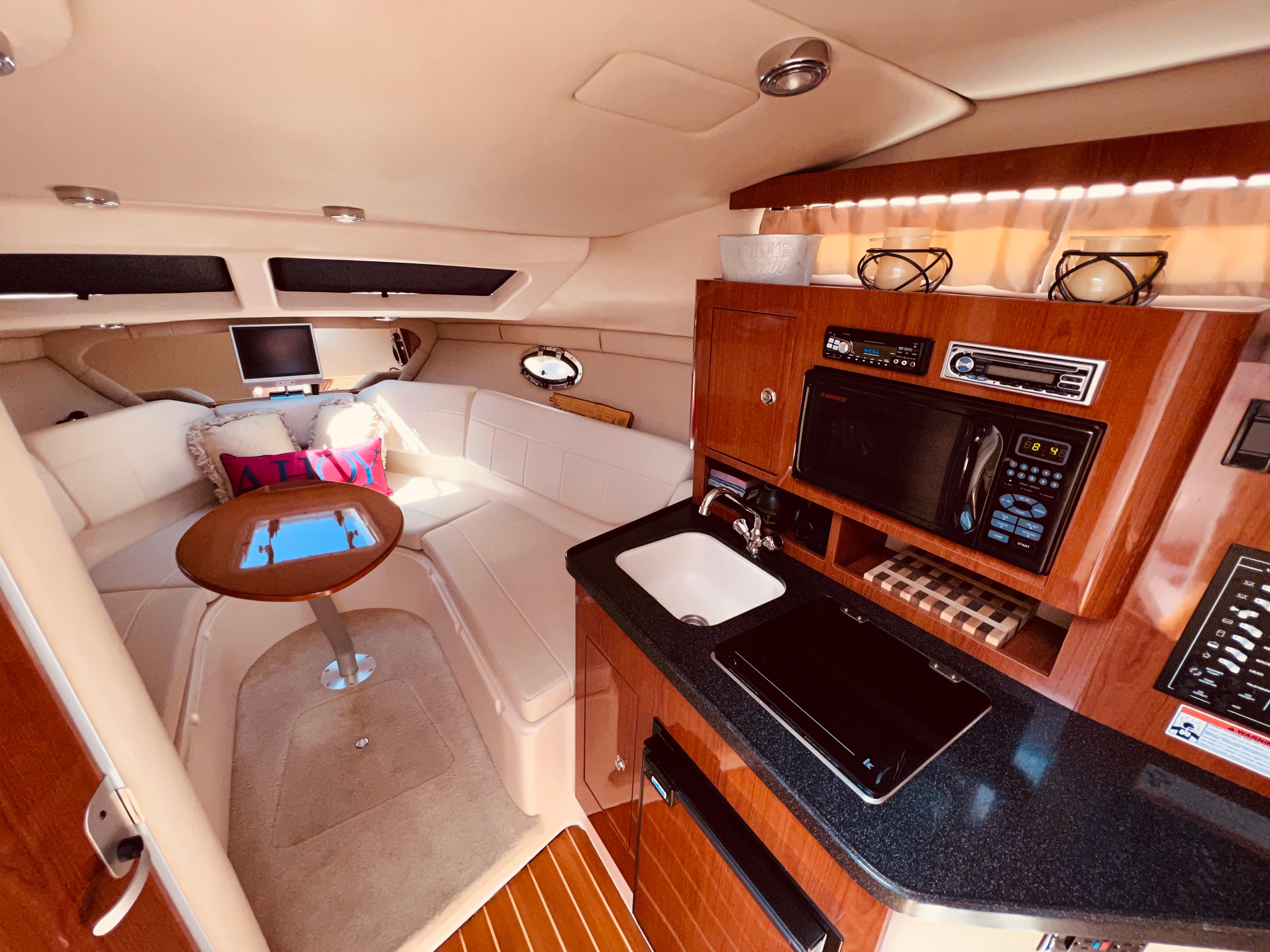2006 Regal 2565 Window Express - 15