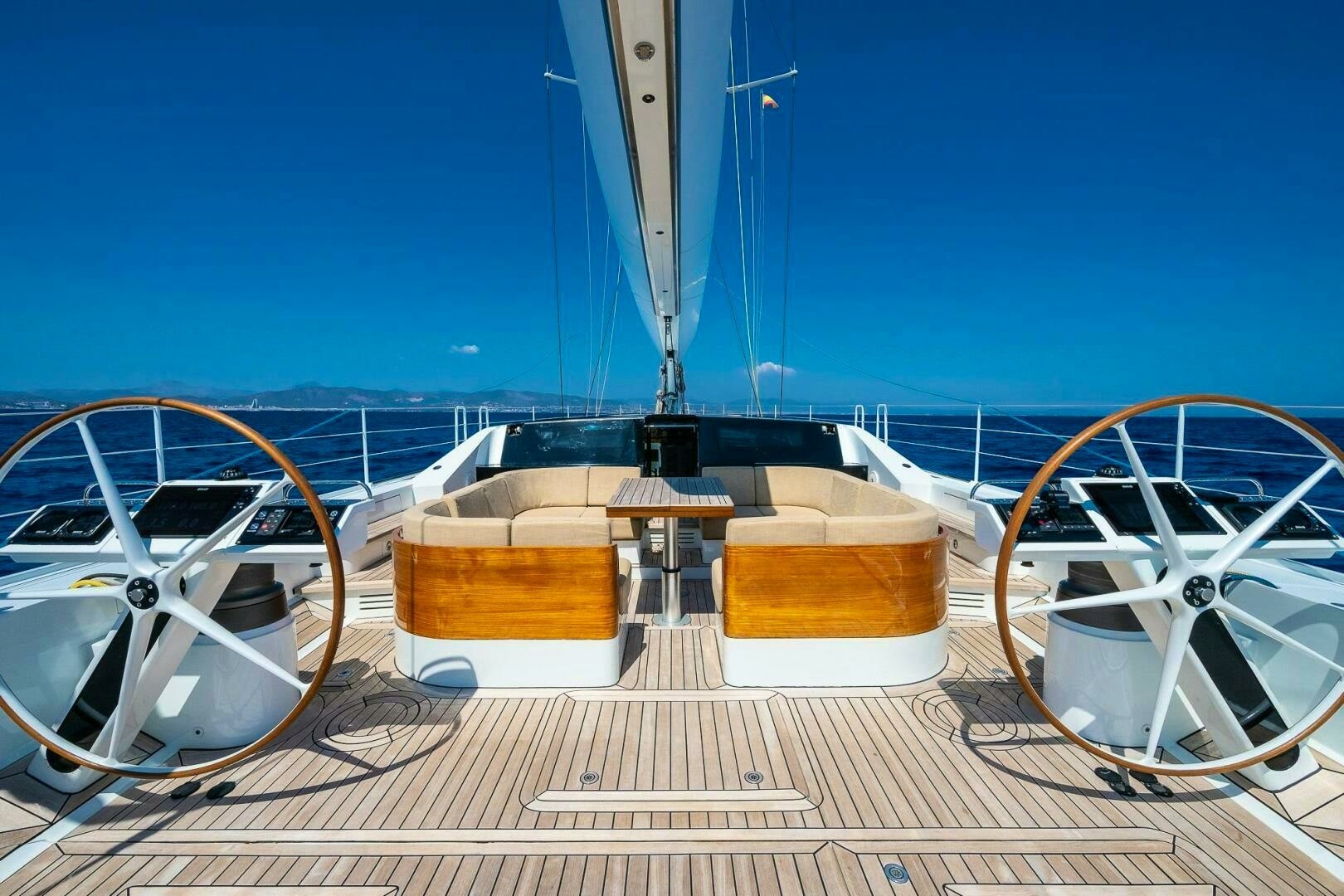 2014 Cyrus Yachts Custom - Image 2