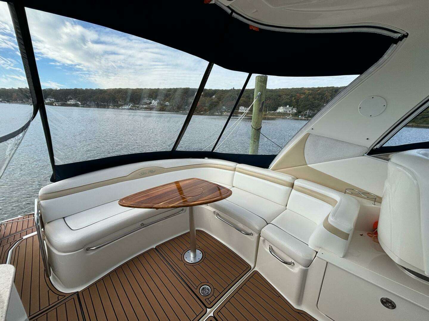 2009 Sea Ray SUNDANCER 350 - Image 21
