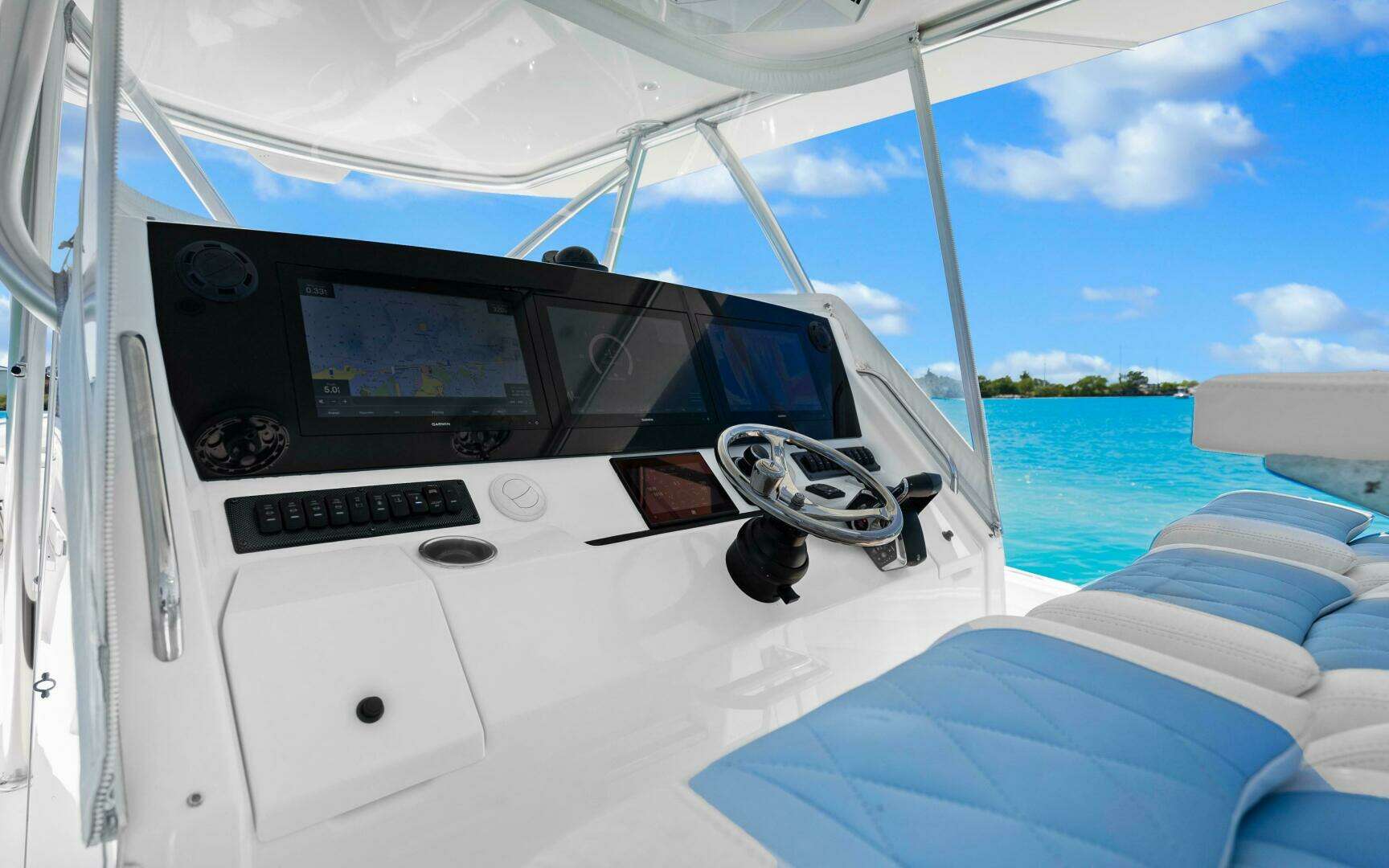 2018 Regulator 41 Center Console - Image 45