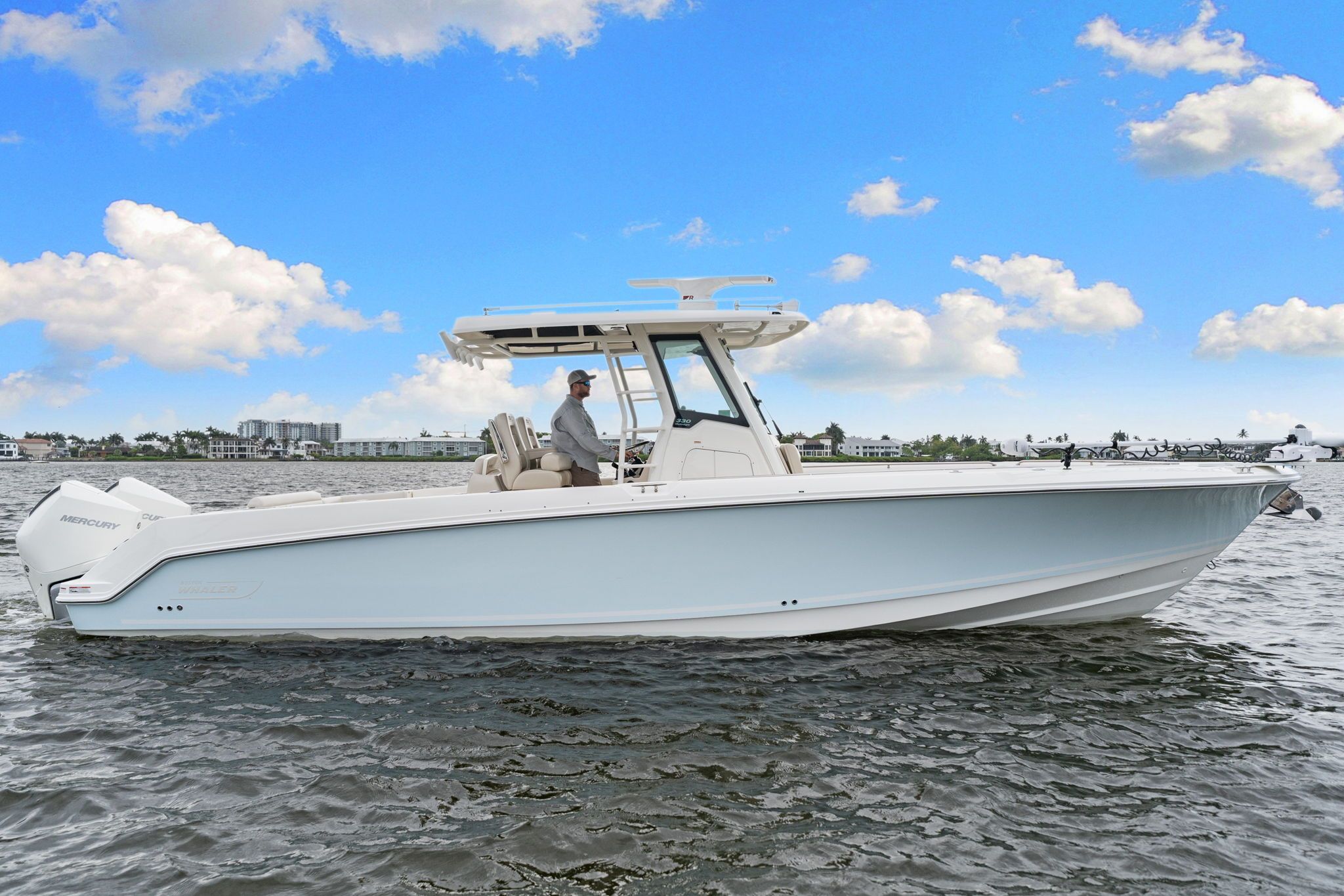2022 Boston Whaler 330 Outrage
