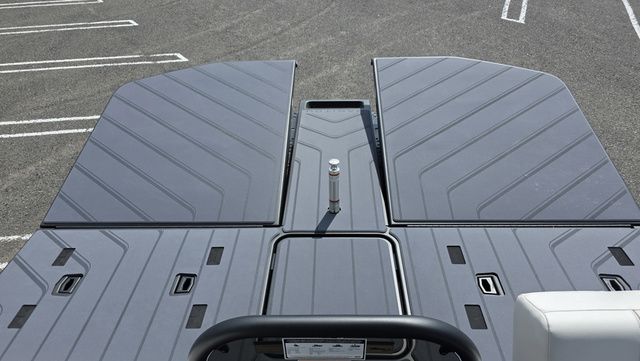 2025 Manitou 26' Explore 6' Max Deck With Dual 150hp Motors - 26