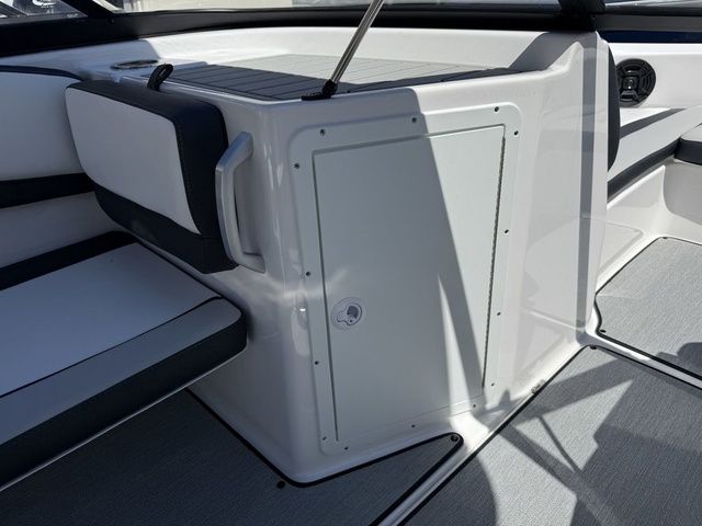 2026 Yamaha Boats AR195 - 28