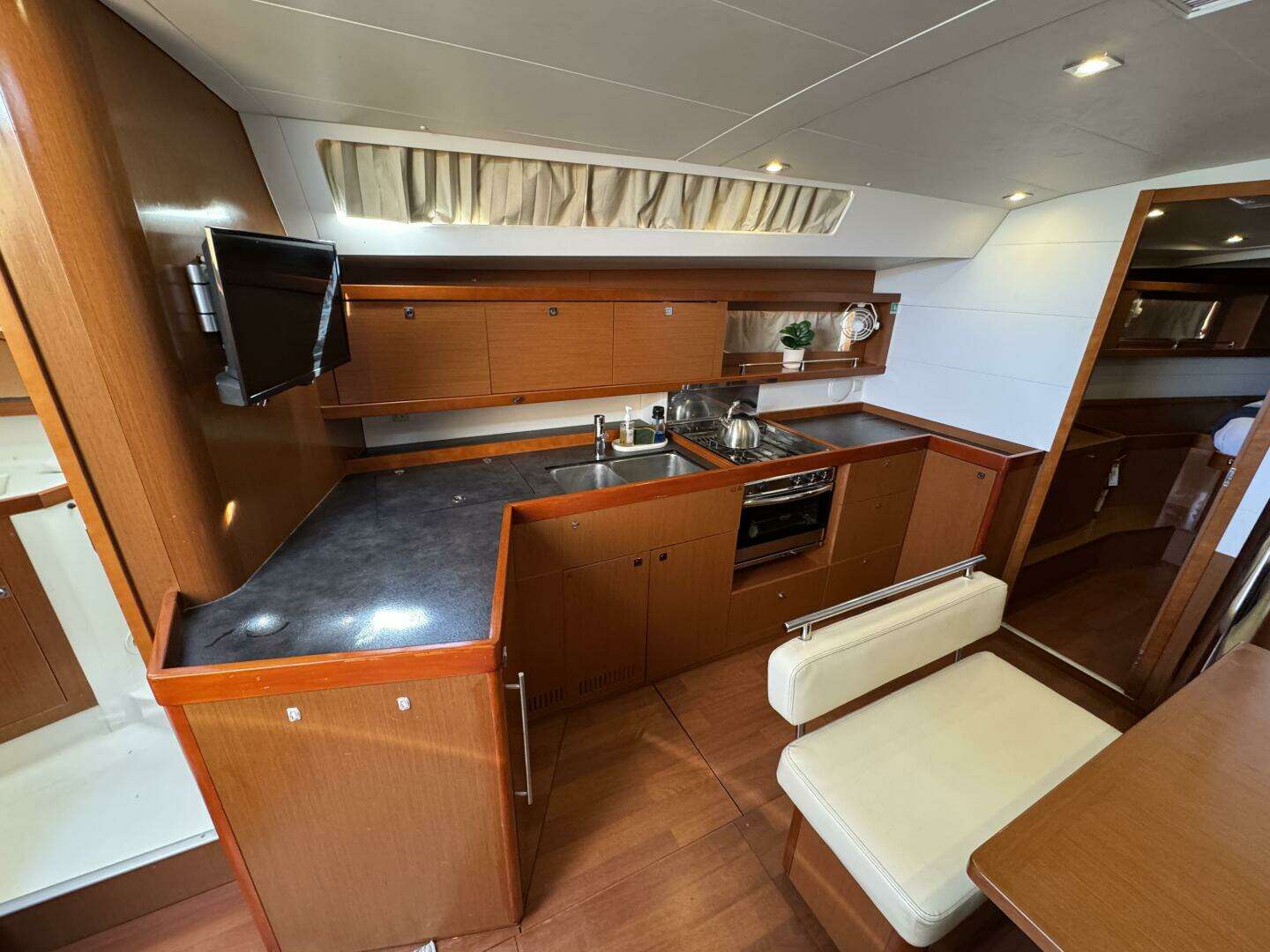 2016 Beneteau Oceanis 45 - Image 28