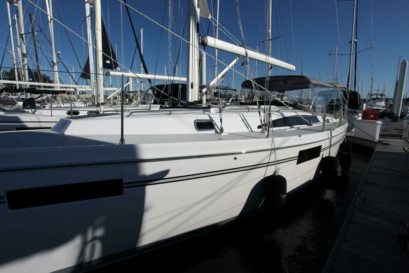 2025 Catalina 426 - Image 32
