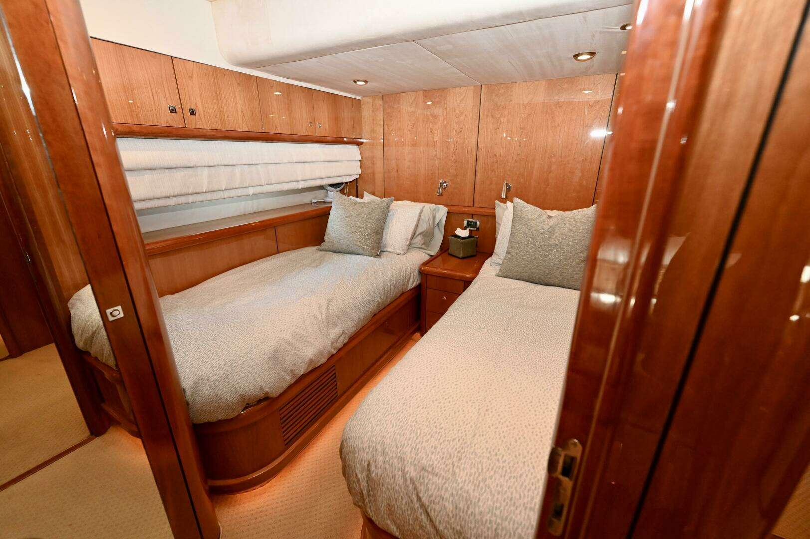 2005 Sunseeker Yacht - Image 32