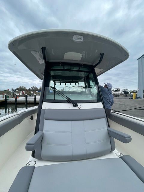2023 Boston Whaler 330 Outrage