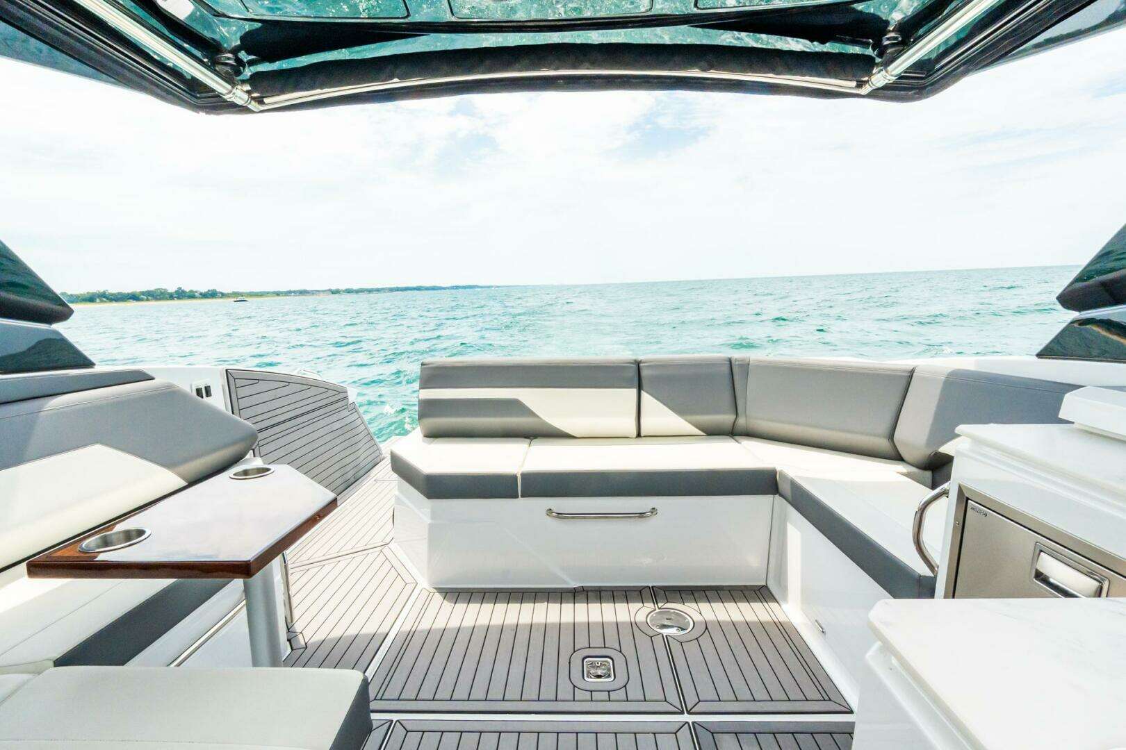 2021 Cruisers Yachts — - Image 21