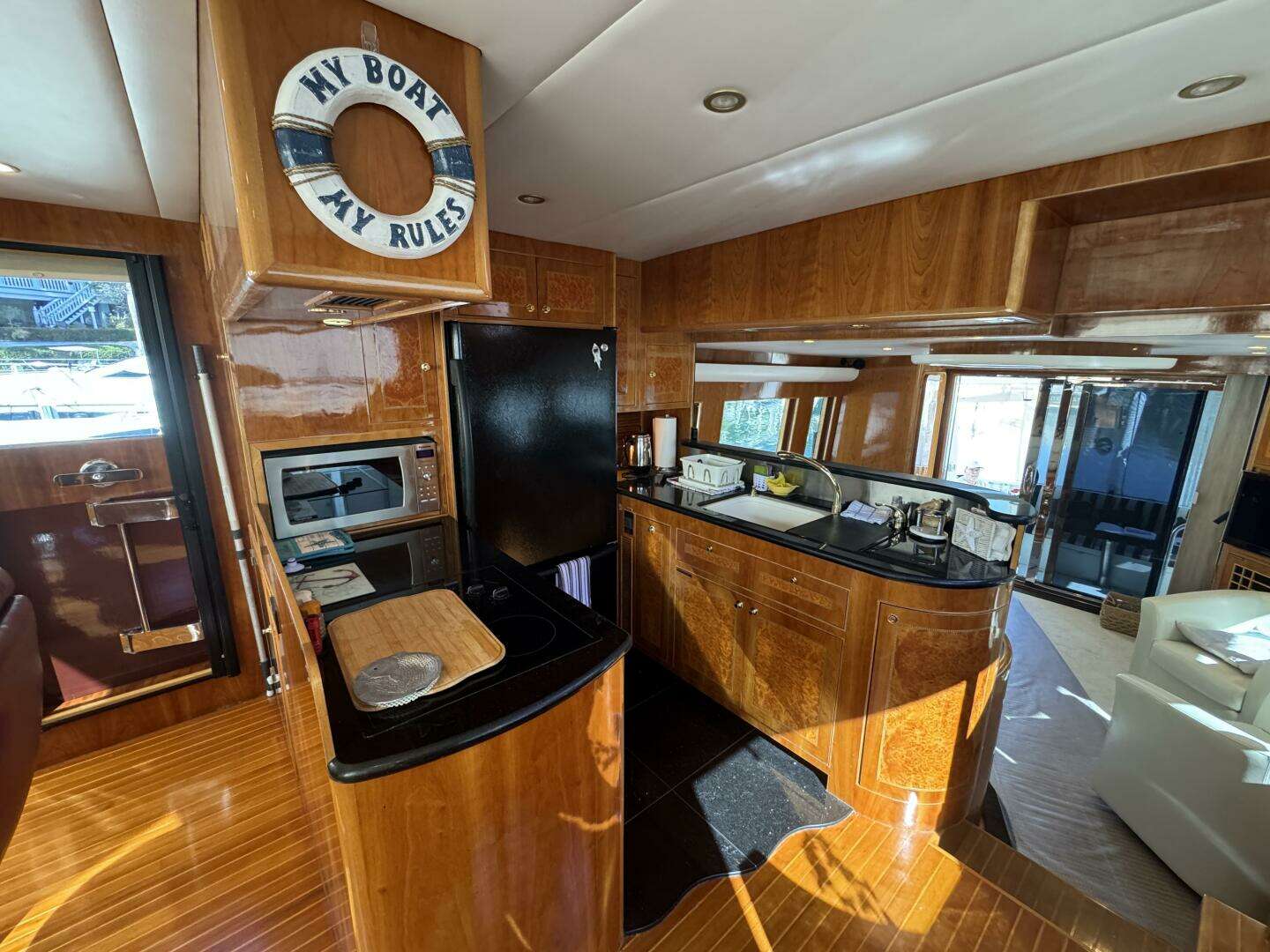 2004 Altima 55 Pilothouse - Image 27