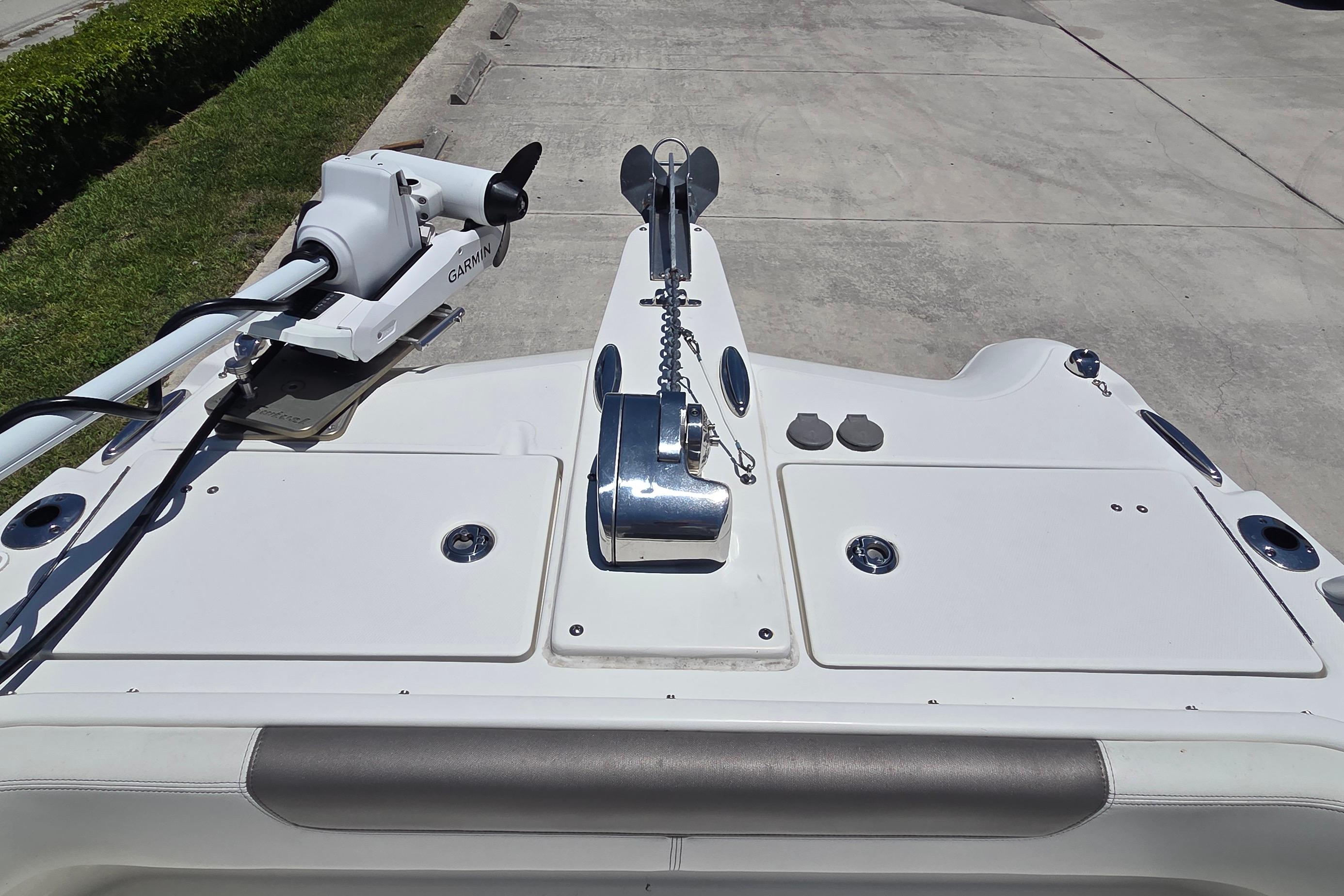 2022 World Cat 255 DC boat deck with Garmin equipment and anchor chain.