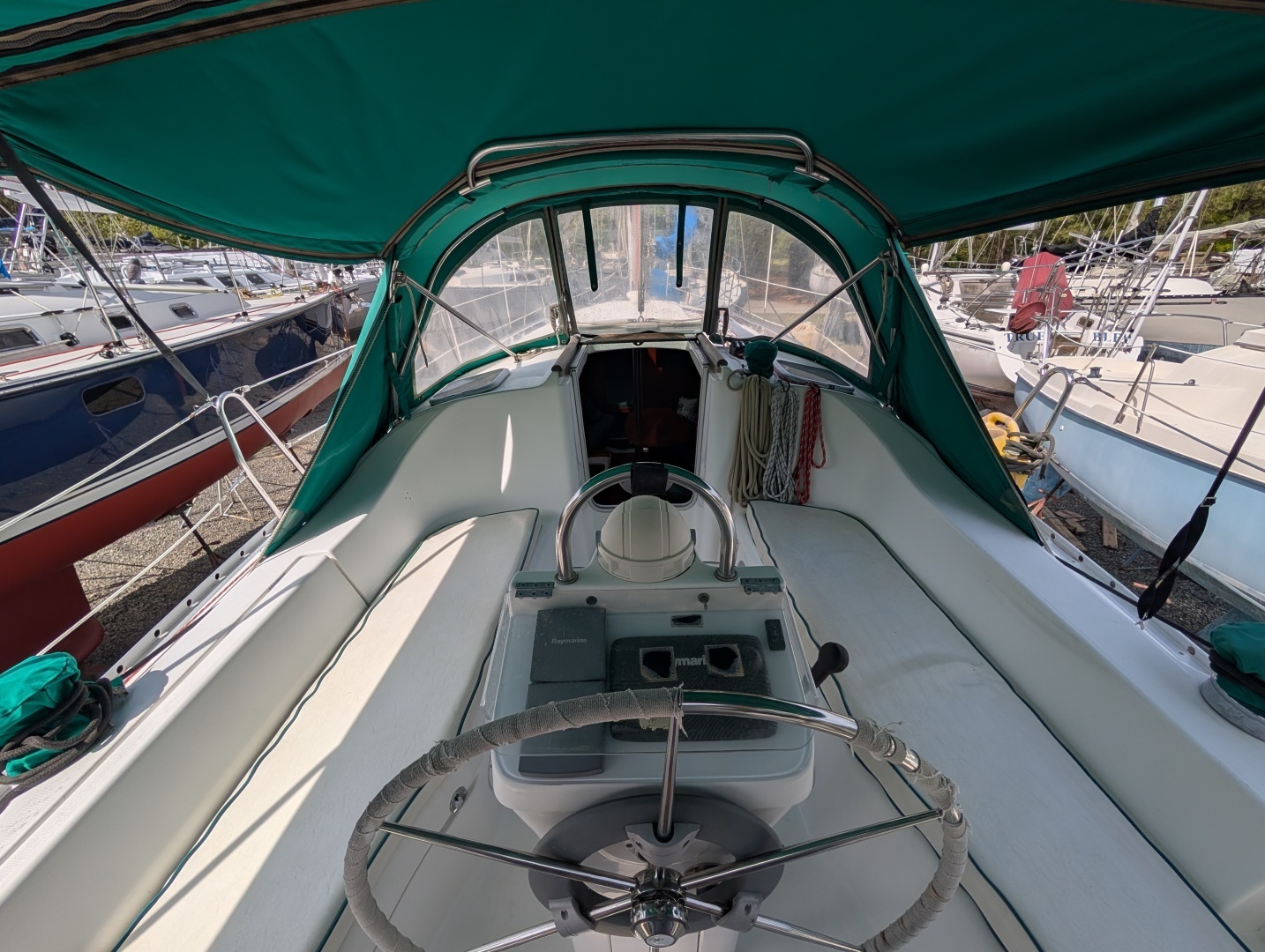 2003 Beneteau 331 - Image 16