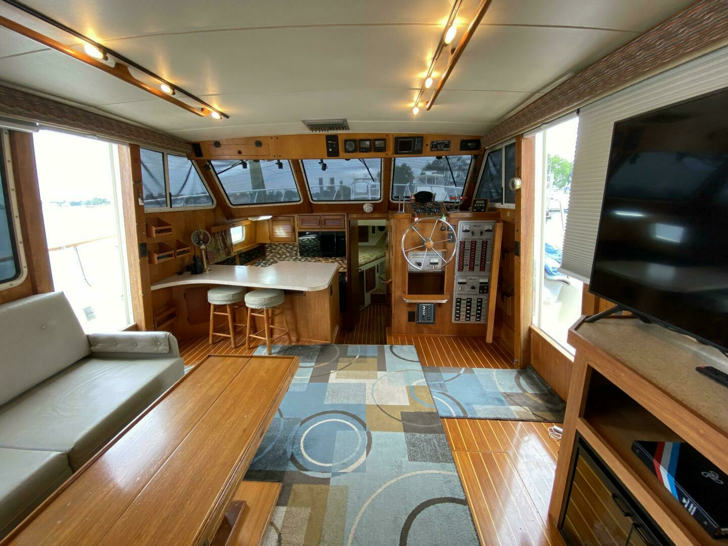 1983 Tollycraft Aft Cabin - Image 36