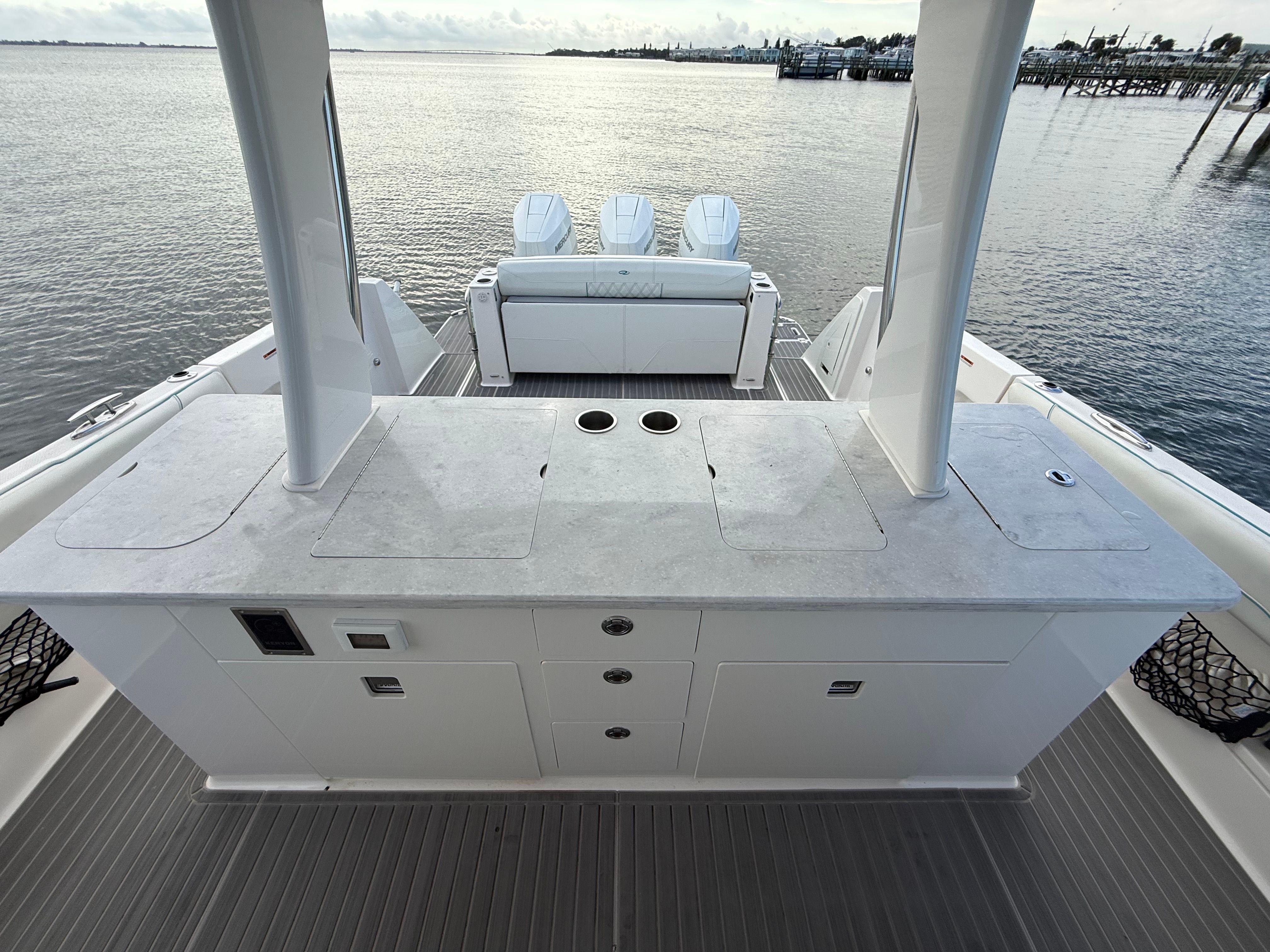 2024 REGAL 38 SAV - Image 22