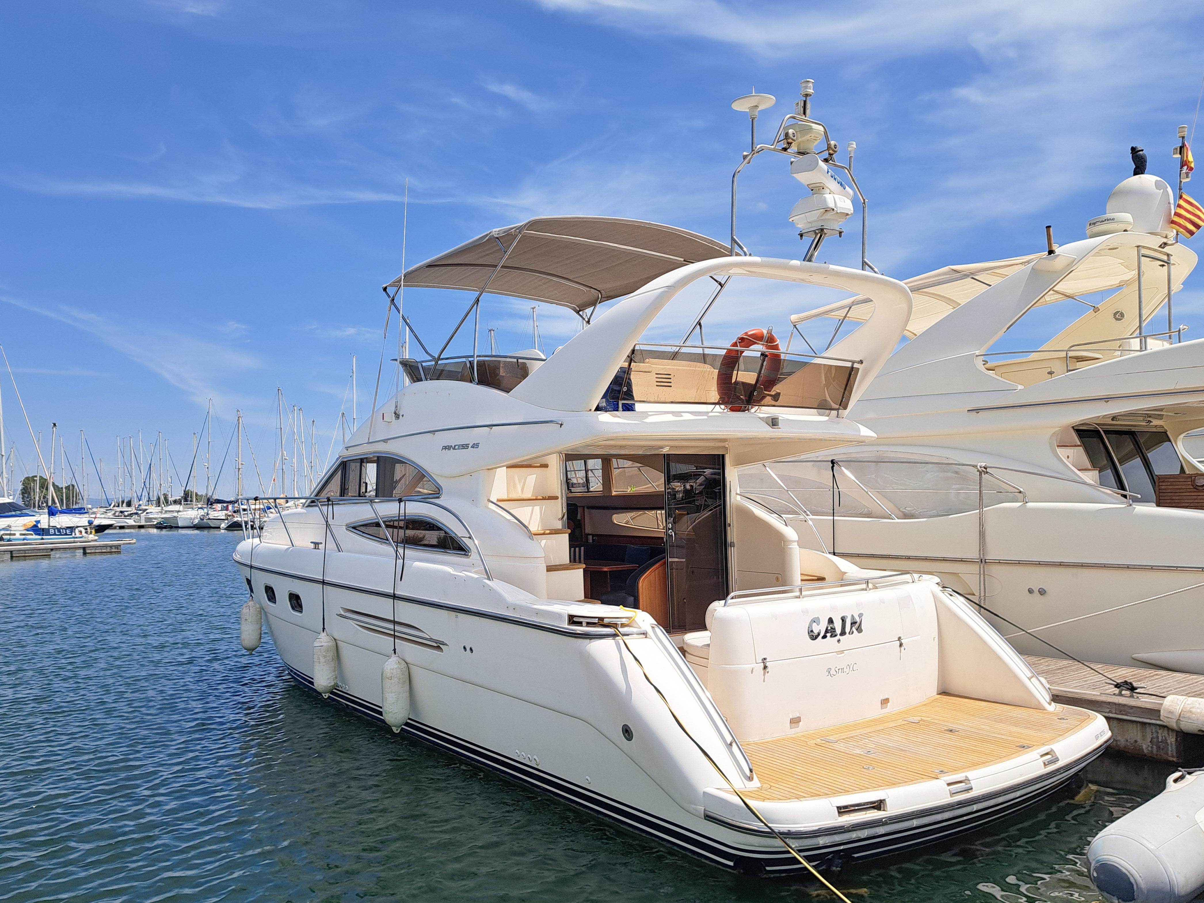 2002 Princess 45 Flybridge Motor Yacht