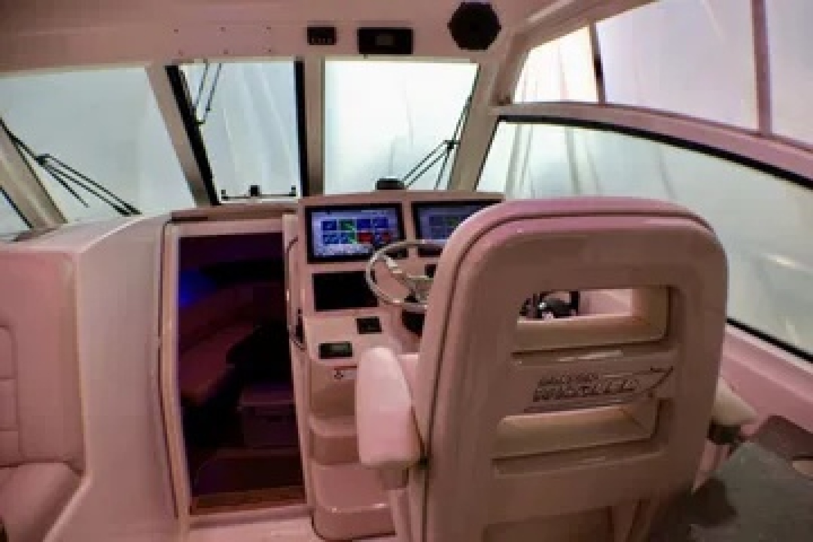 2020 Boston Whaler Conquest - Image 7