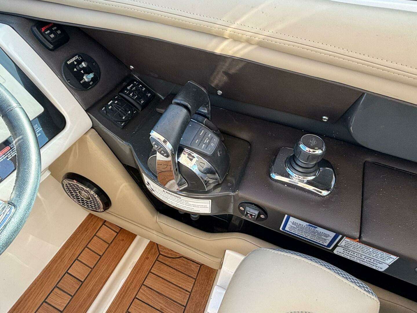 2016 Sea Ray 350 SLX - Image 17