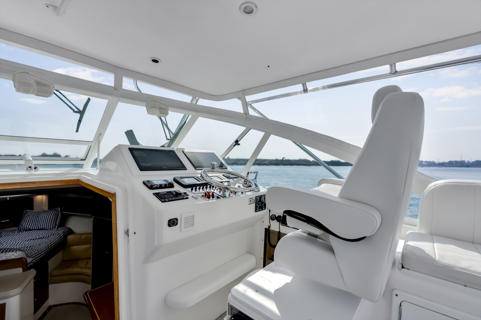 2005 Cabo 35 Express - Image 18