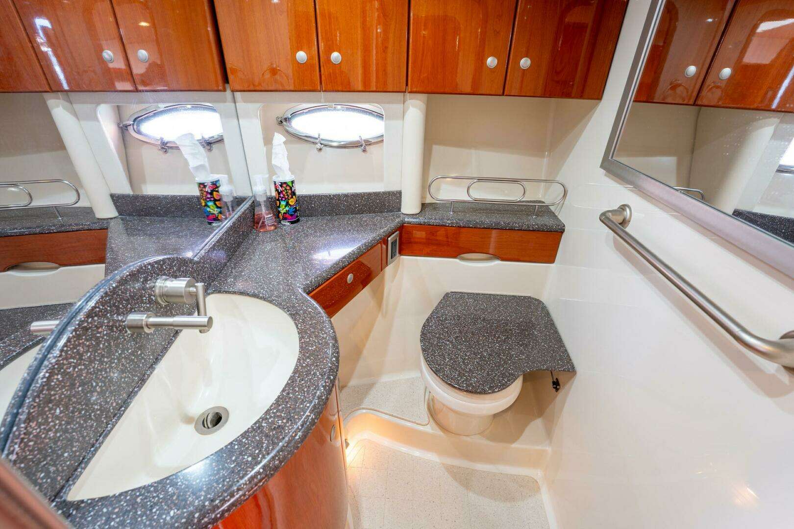 2007 Formula 45 Yacht - Image 70