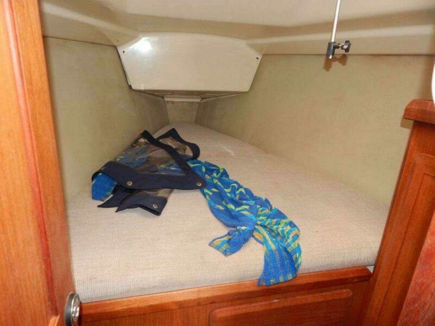 1992 Hunter 33.5 - Image 8
