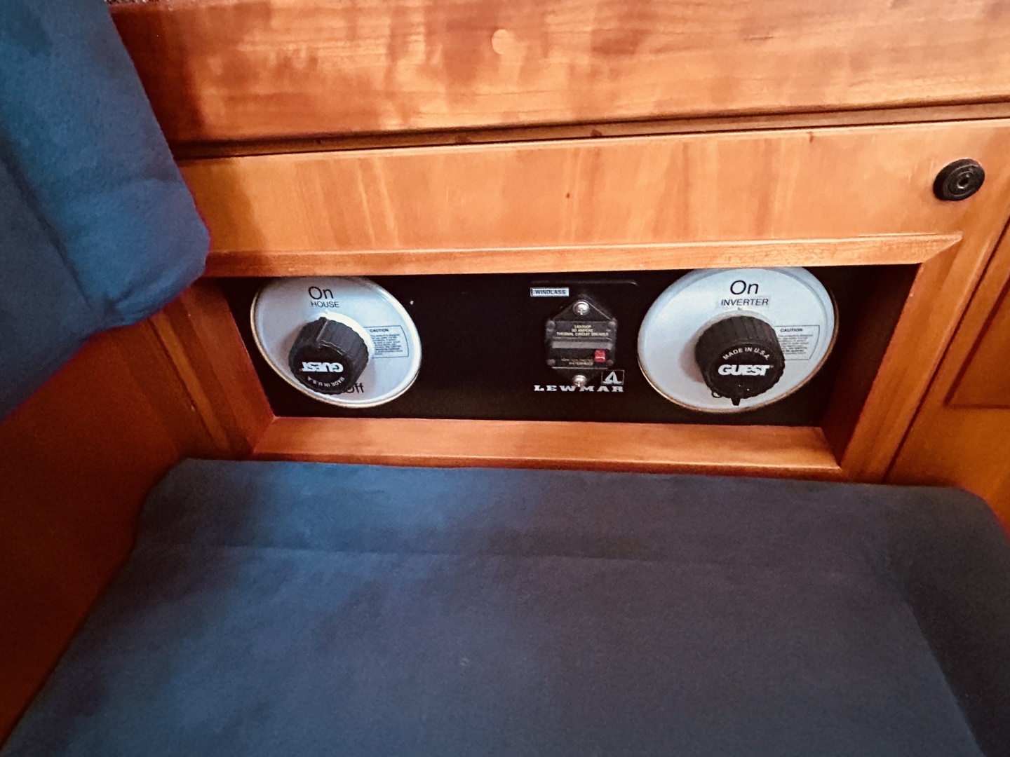2004 Sabre 426 - Image 48