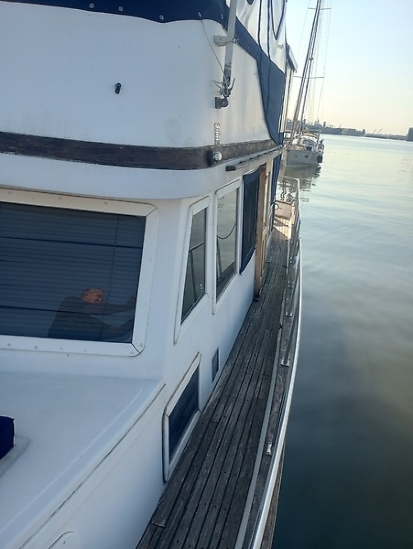 1981 Marine Trading 44 Double Cabin - Image 7