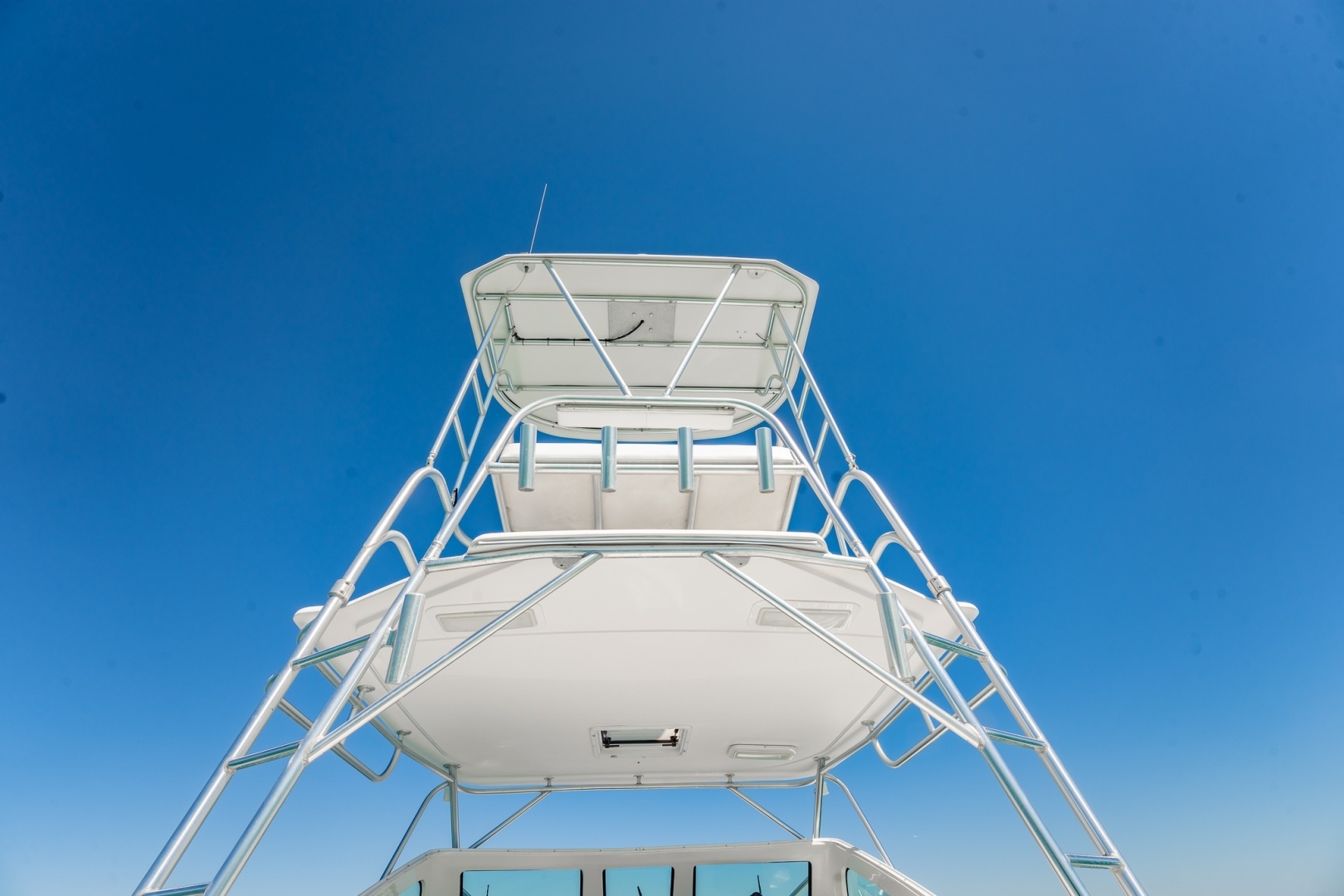 2004 Luhrs 320 Open - Image 14
