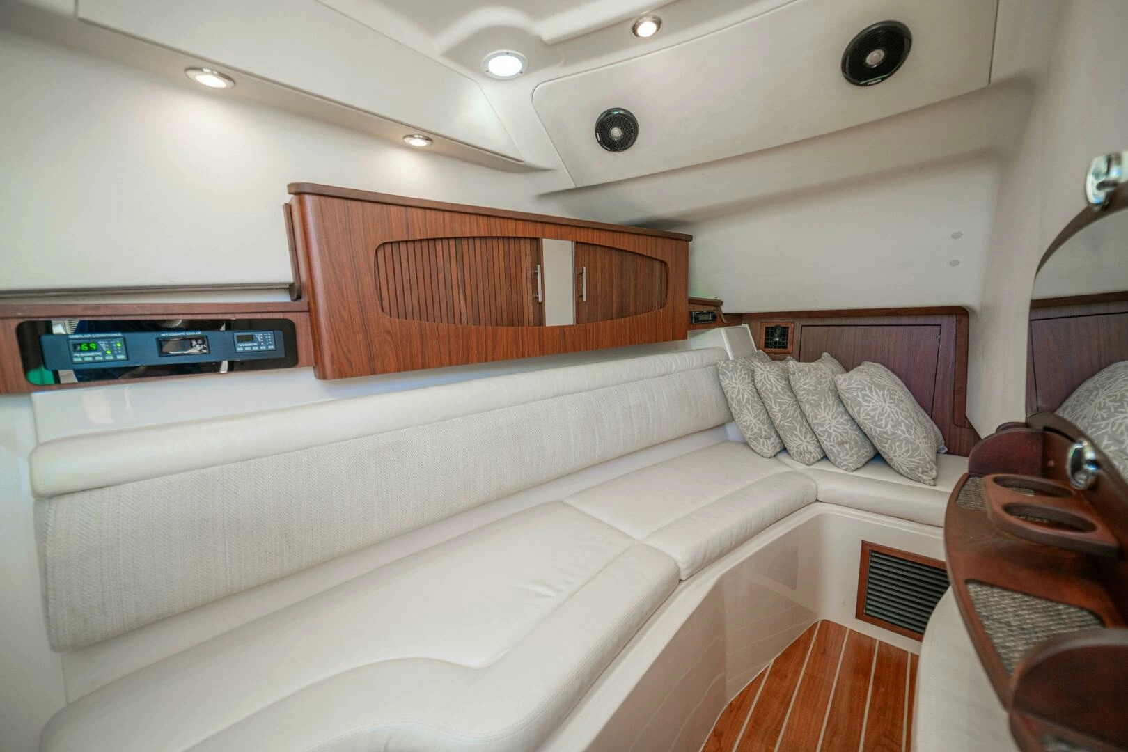 2020 Grady-White Freedom 375 - Image 36