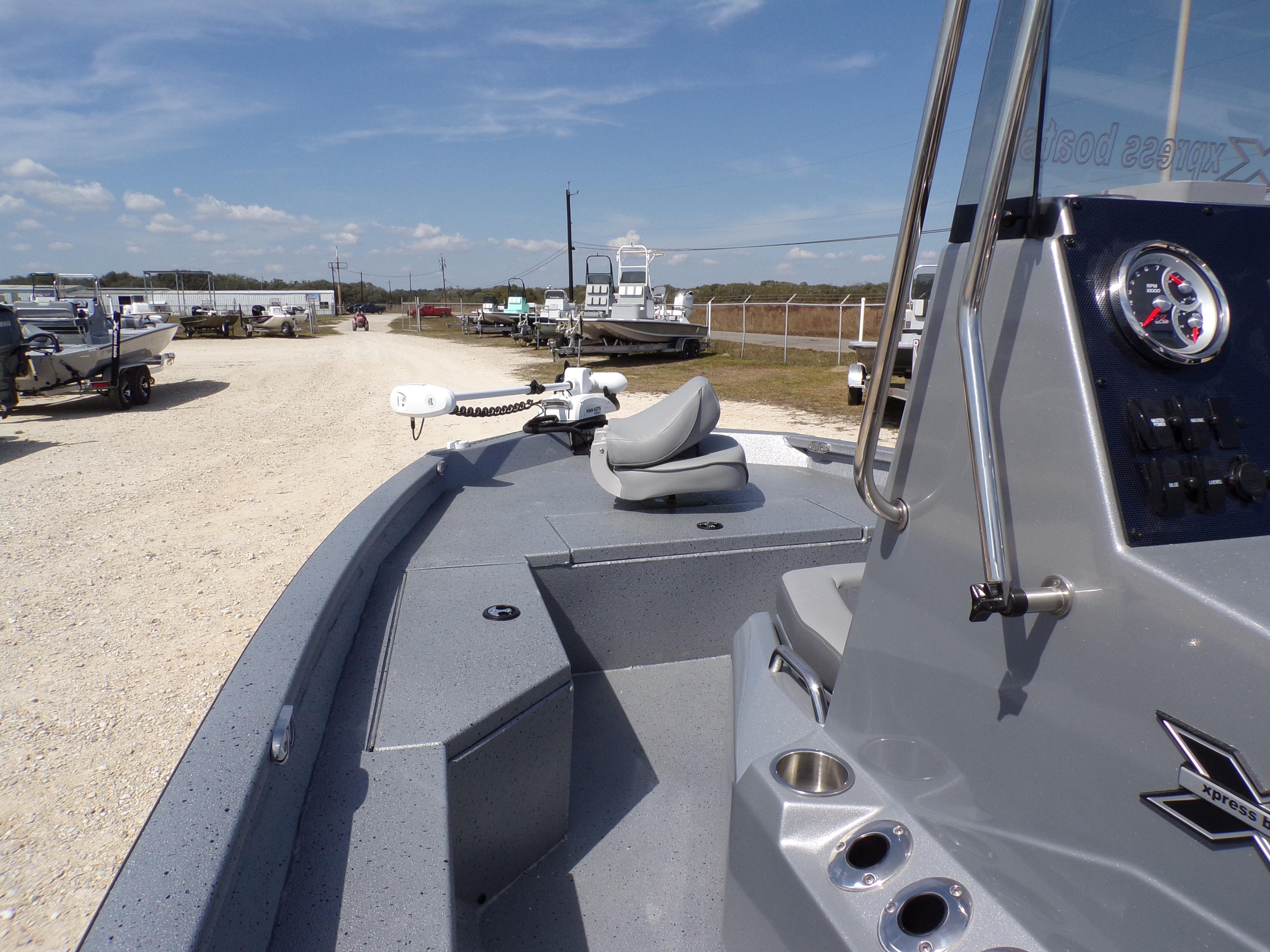 2025 Xpress H20B Bay - 16