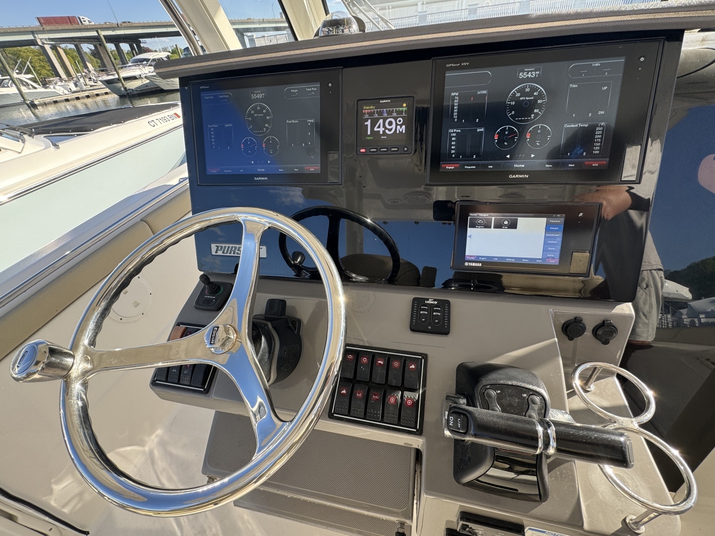 2019 Pursuit S 328 Sport - Image 10