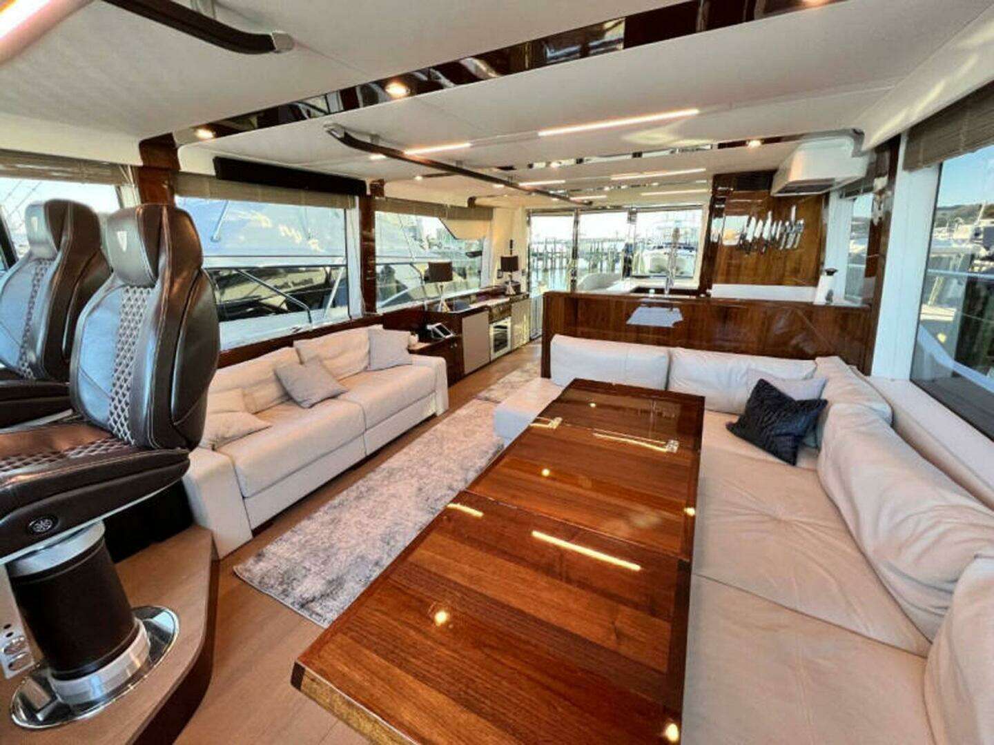 2020 Fairline Squadron - Image 12