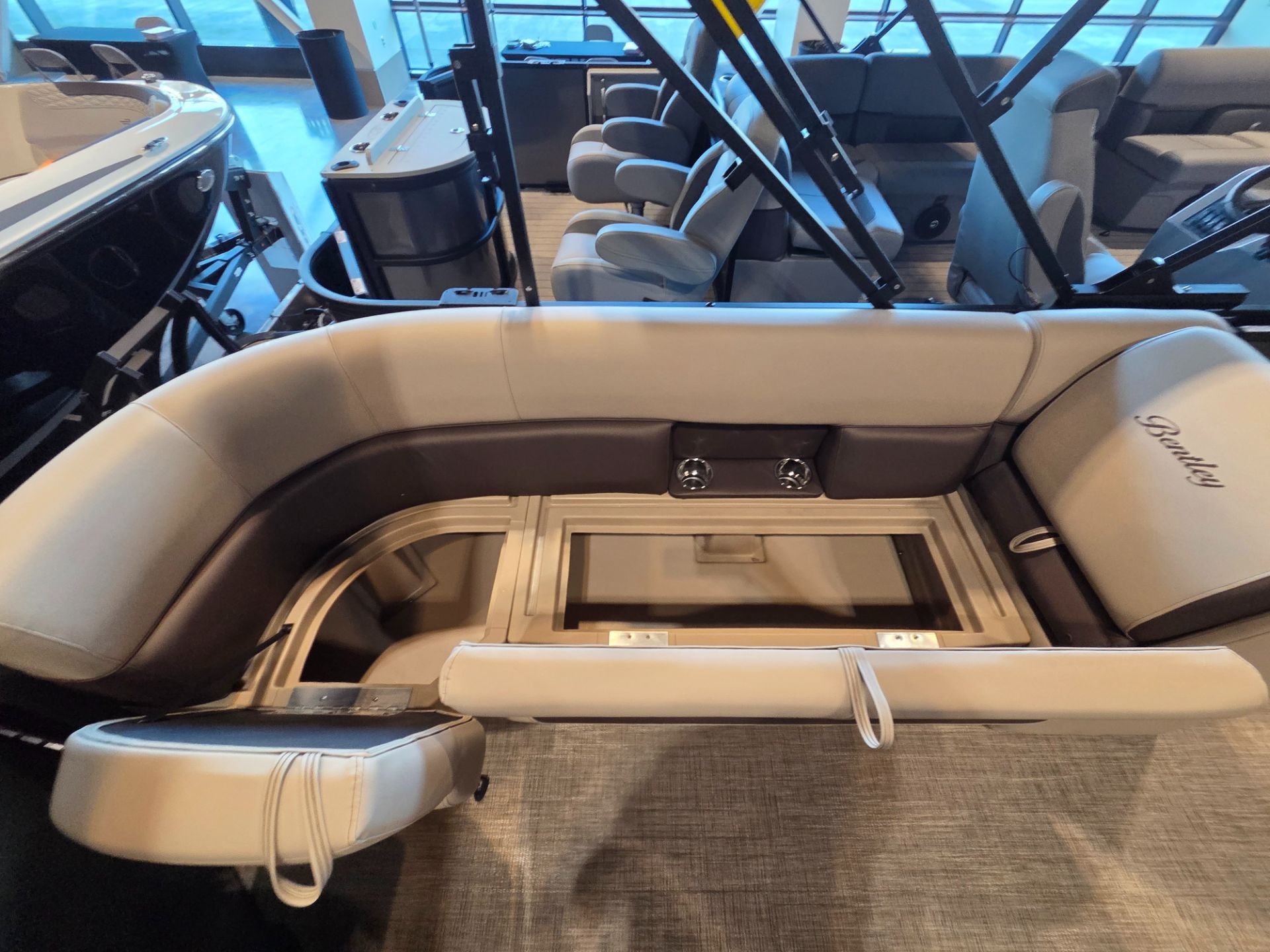 2026 Bentley Pontoons LE 200 CW - 16