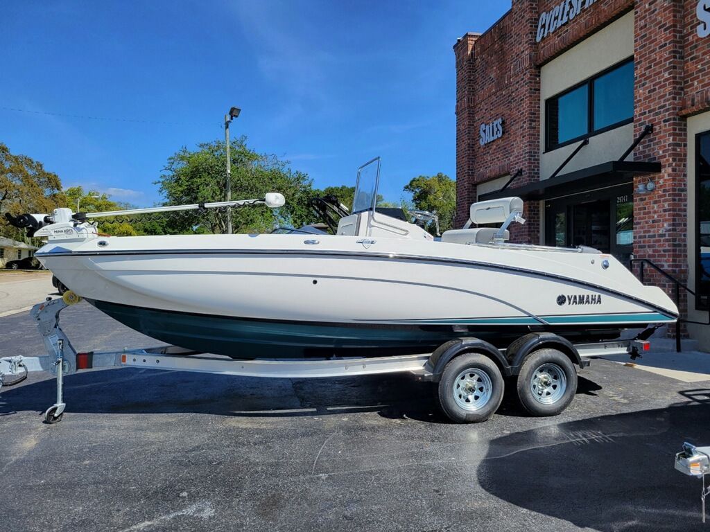 2021 Yamaha Boats 210 FSH Deluxe - 2