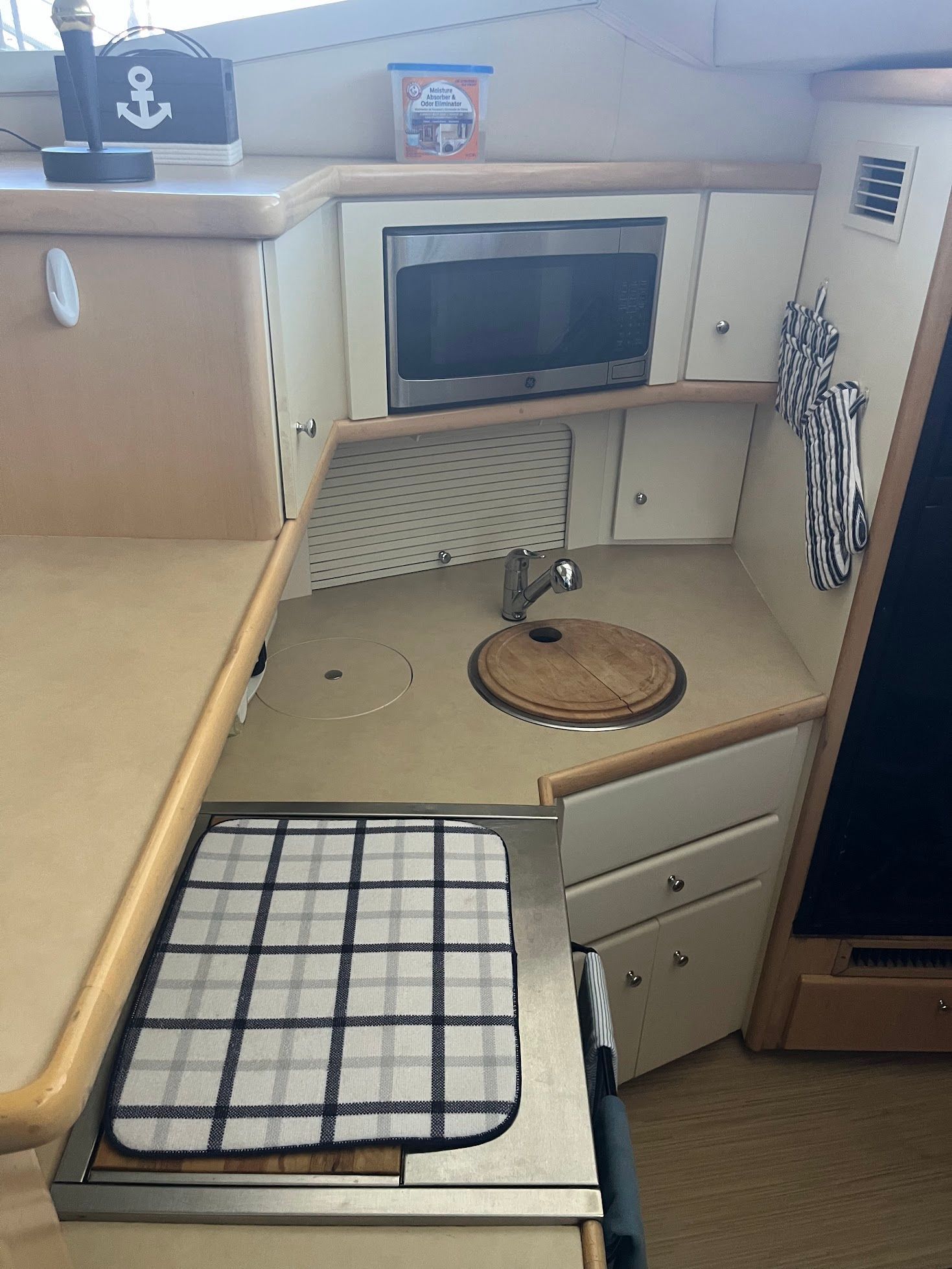 1998 Carver 355 Aft Cabin Motor Yacht - 12