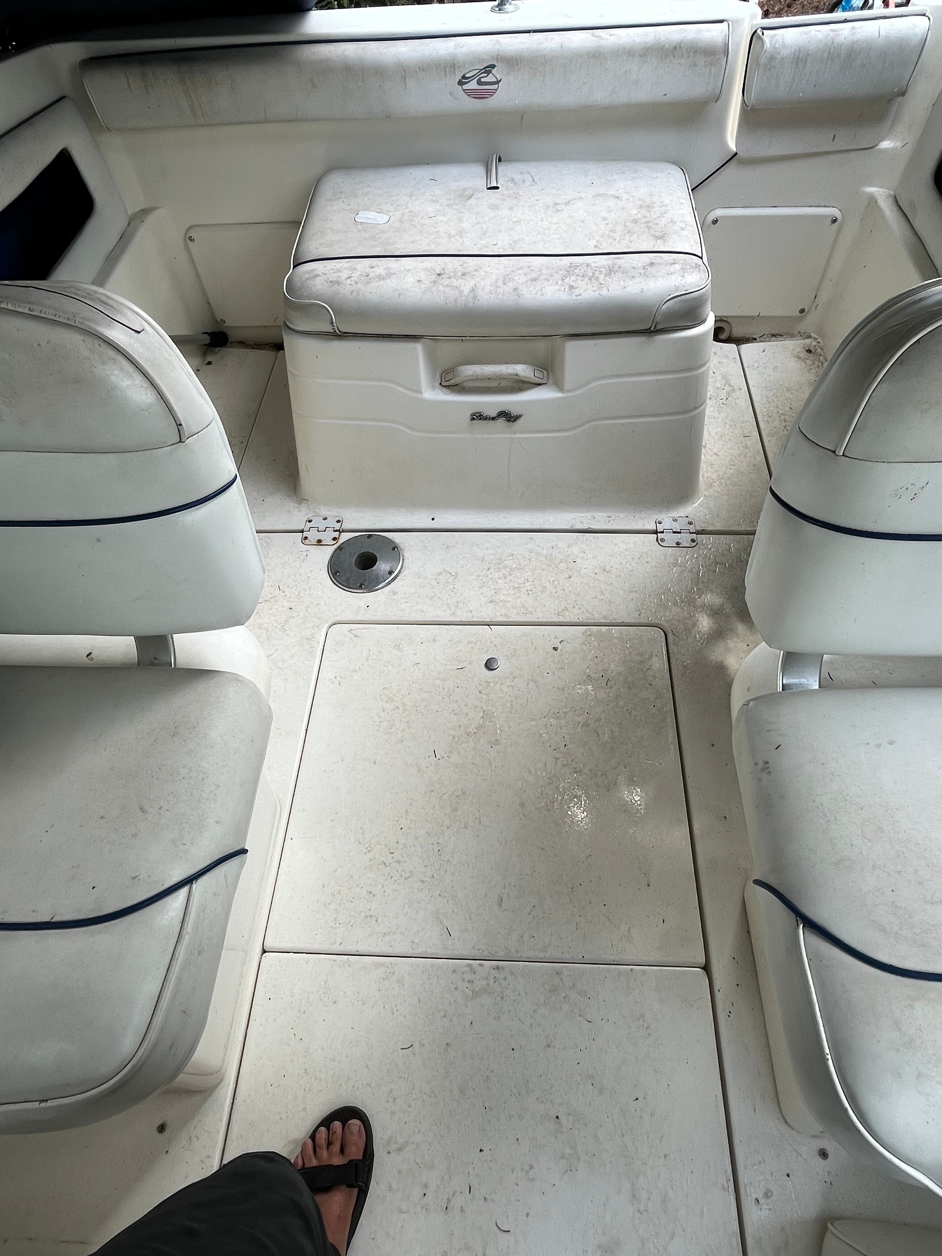 1998 Sea Ray 215 Express Cruiser - 4
