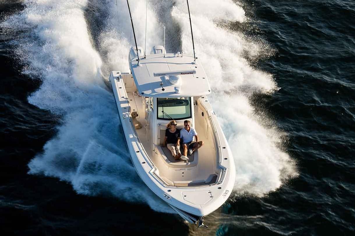 2023-Boston-Whaler-330-Outrage-MarineMax