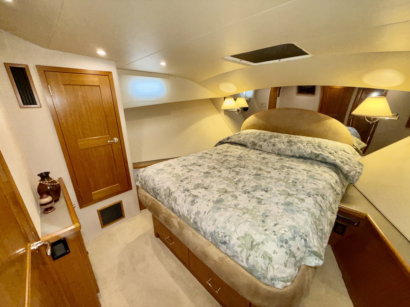 2001 Pacific Mariner — - Image 23