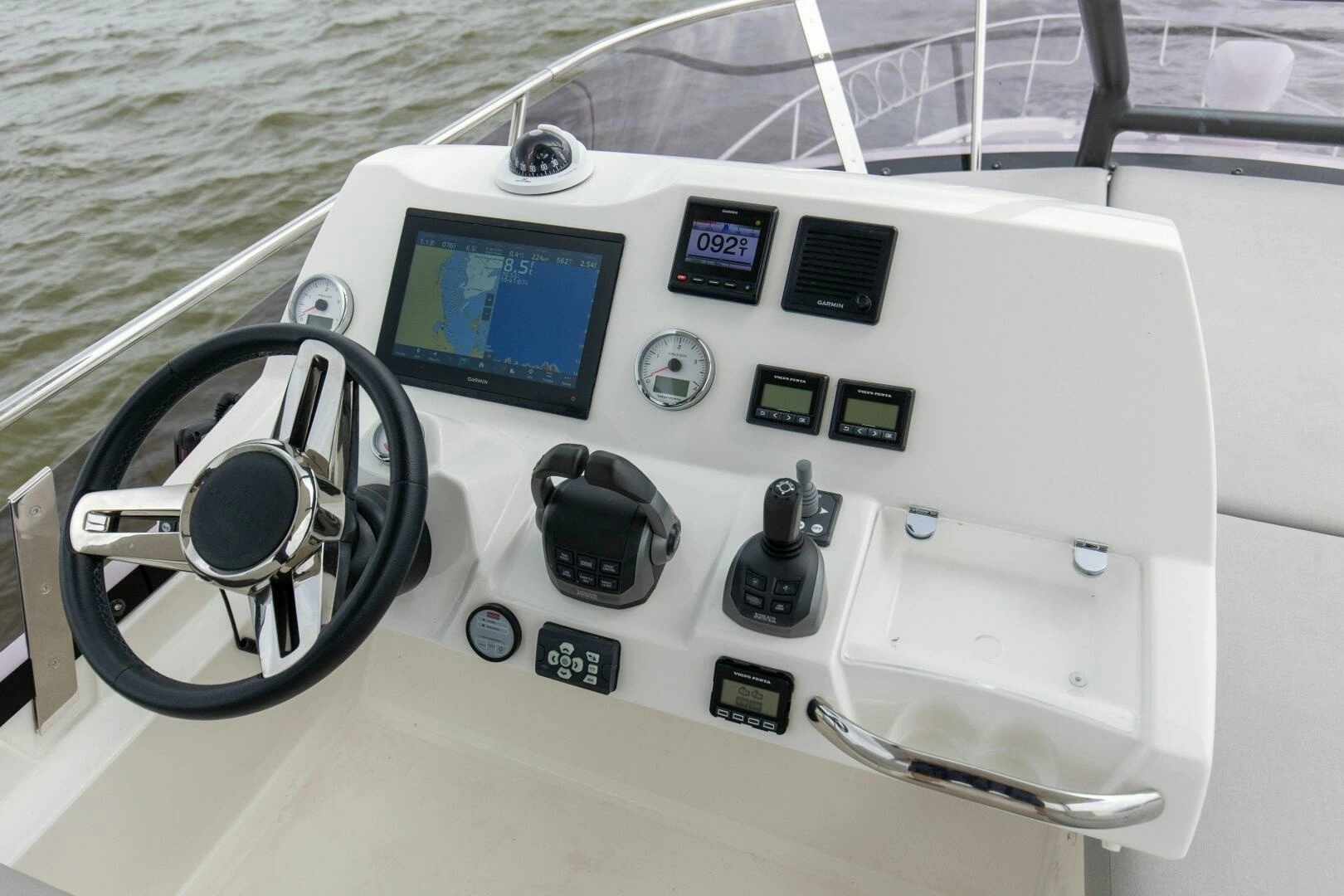 2023 Prestige 460 Flybridge - Image 33