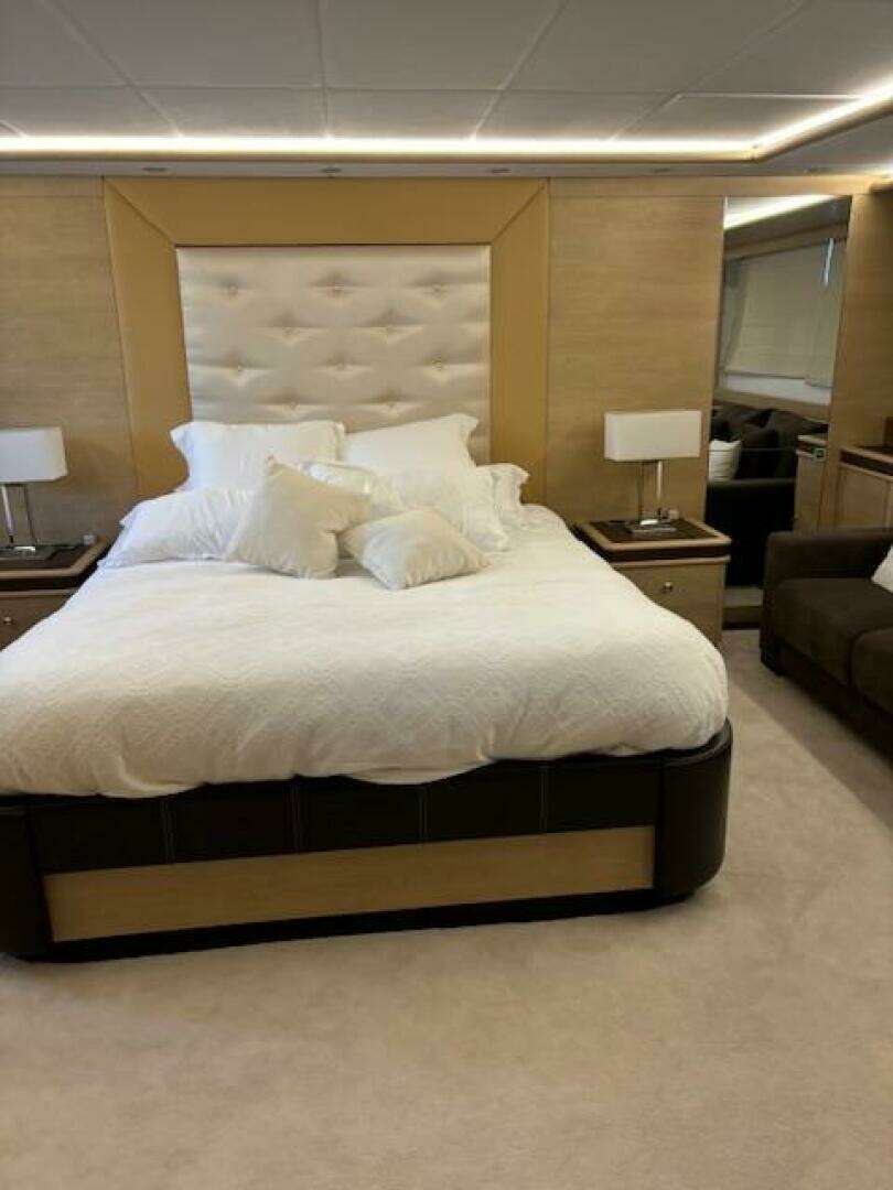 2009 Astondoa 95 GLX - Image 26