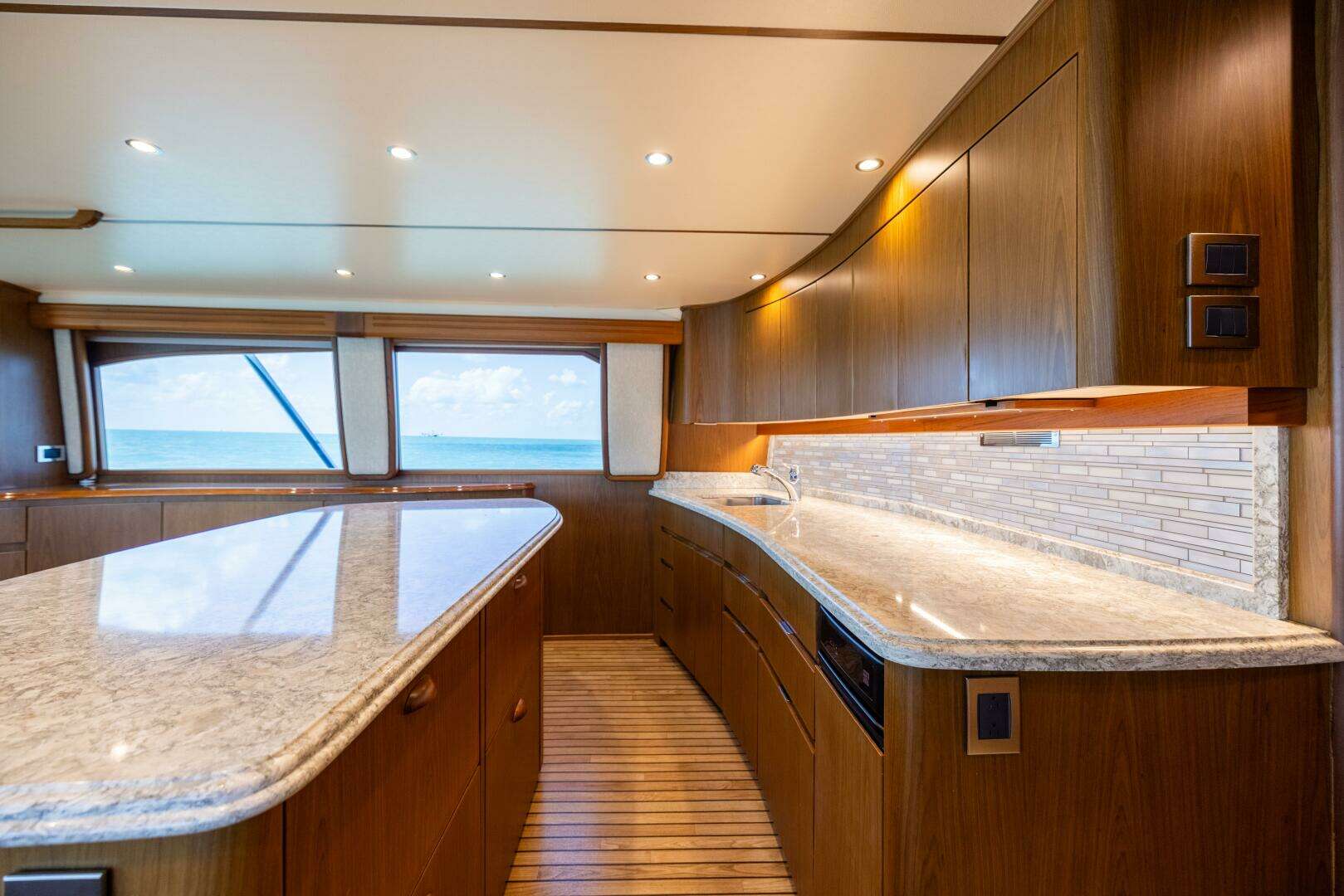 2011 Viking 70 Convertible - Image 43