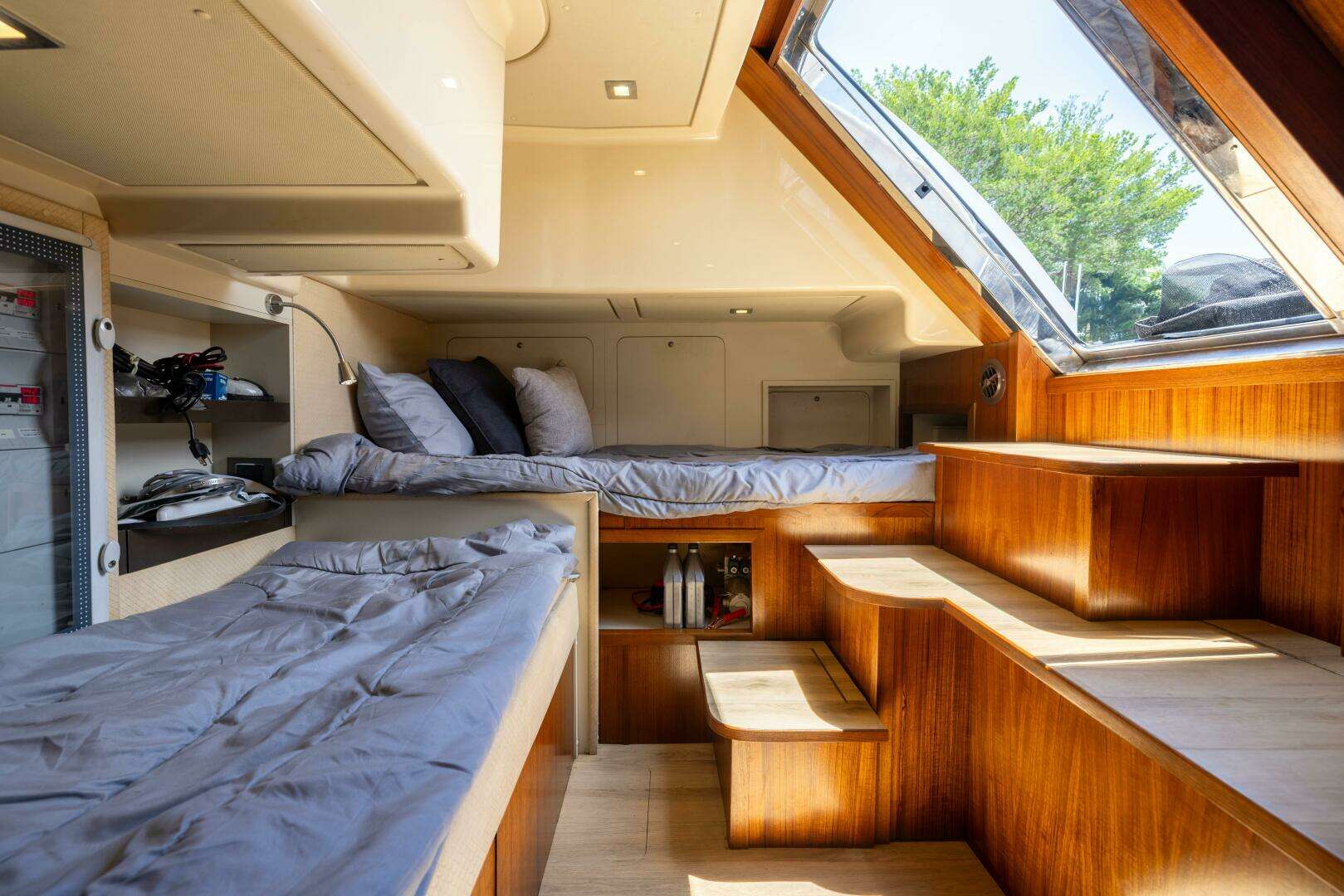 2015 Azimut 64 Flybridge - Image 30