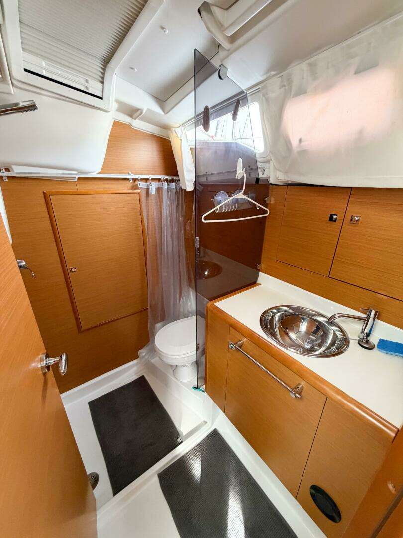 2013 Jeanneau Sun Odyssey 409 - Image 64
