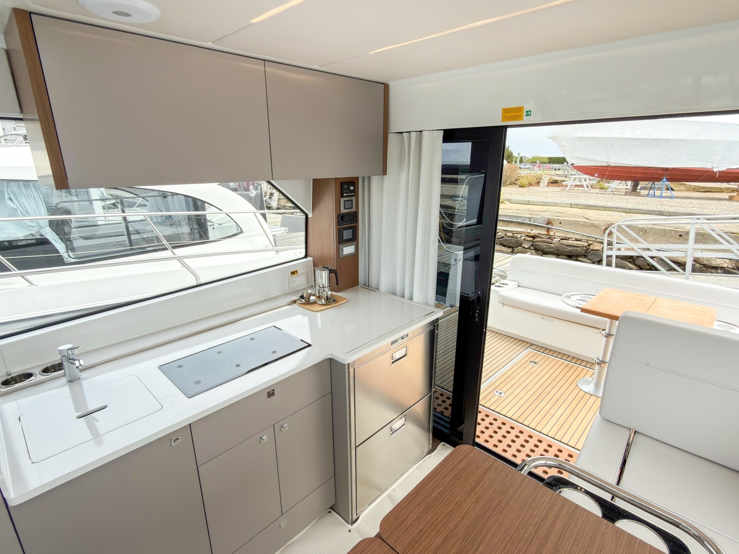 2026 Beneteau Antares 12 Coupe - Image 10