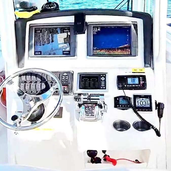 2014 Boston Whaler 250 Outrage - 4