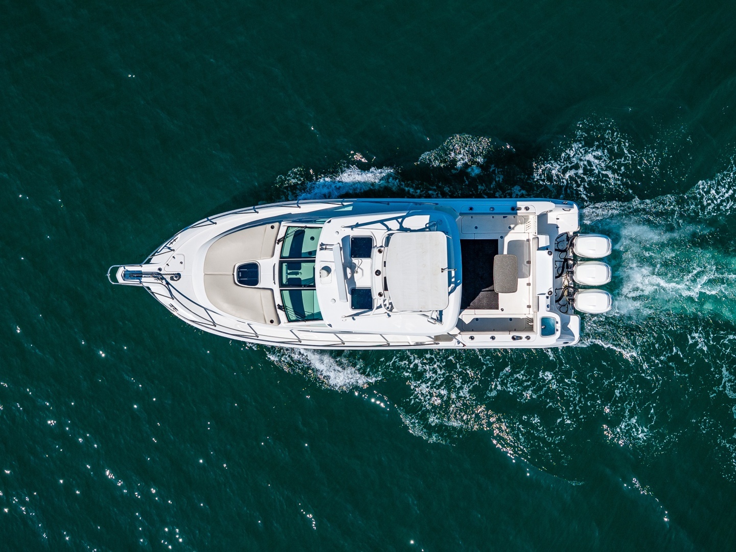 2019 Boston Whaler 345 Conquest - Image 6