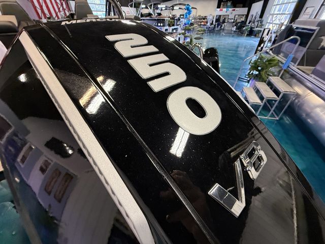 2026 Tahoe Cascade - 25 FT Quad Lounger - 9