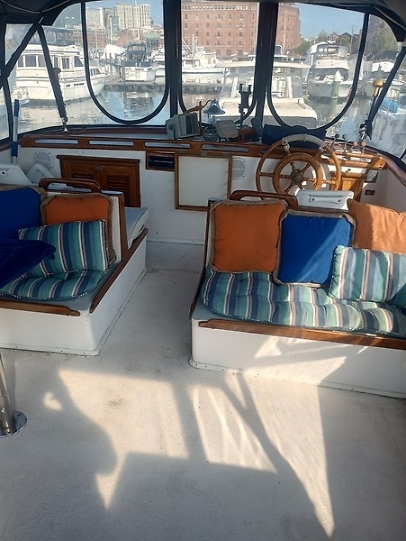 1981 Marine Trading 44 Double Cabin - Image 15
