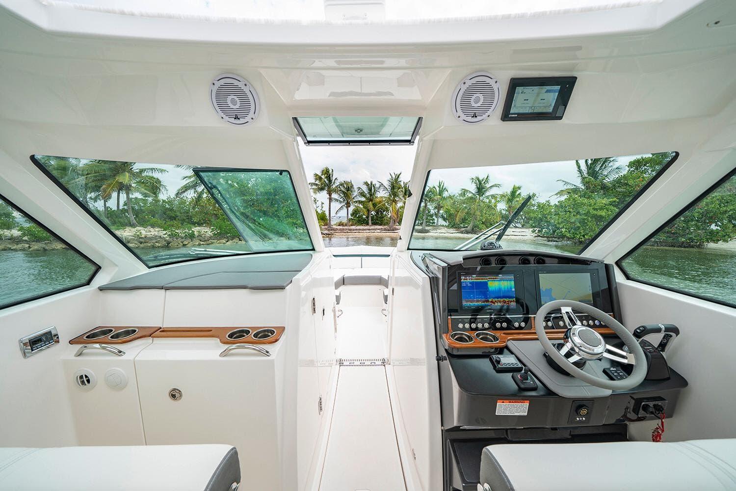 2026 Tiara Yachts 34lx - 10