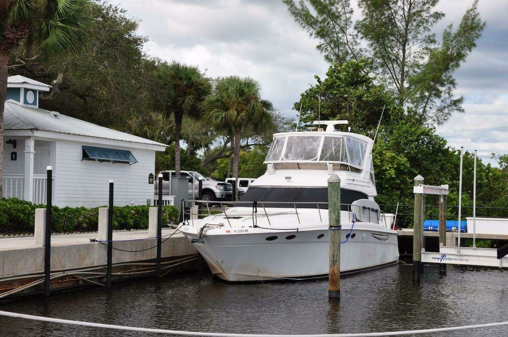 1998 Sea Ray 480 Sedan Bridge - Image 9
