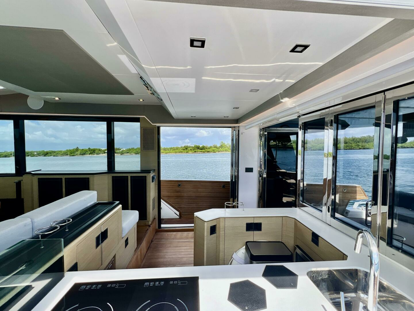 2022 Okean Flybridge 50 - Image 15