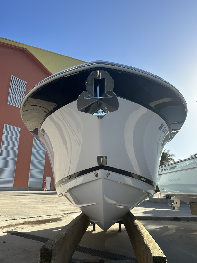 2025 Blackfin 272 CC - Image 4